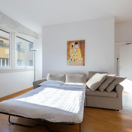 Joivy Apartments By The Lake Como Eksteriør bilde